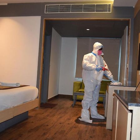 Hotel Superb 5 Mins Walk From New Delhi Station 외부 사진