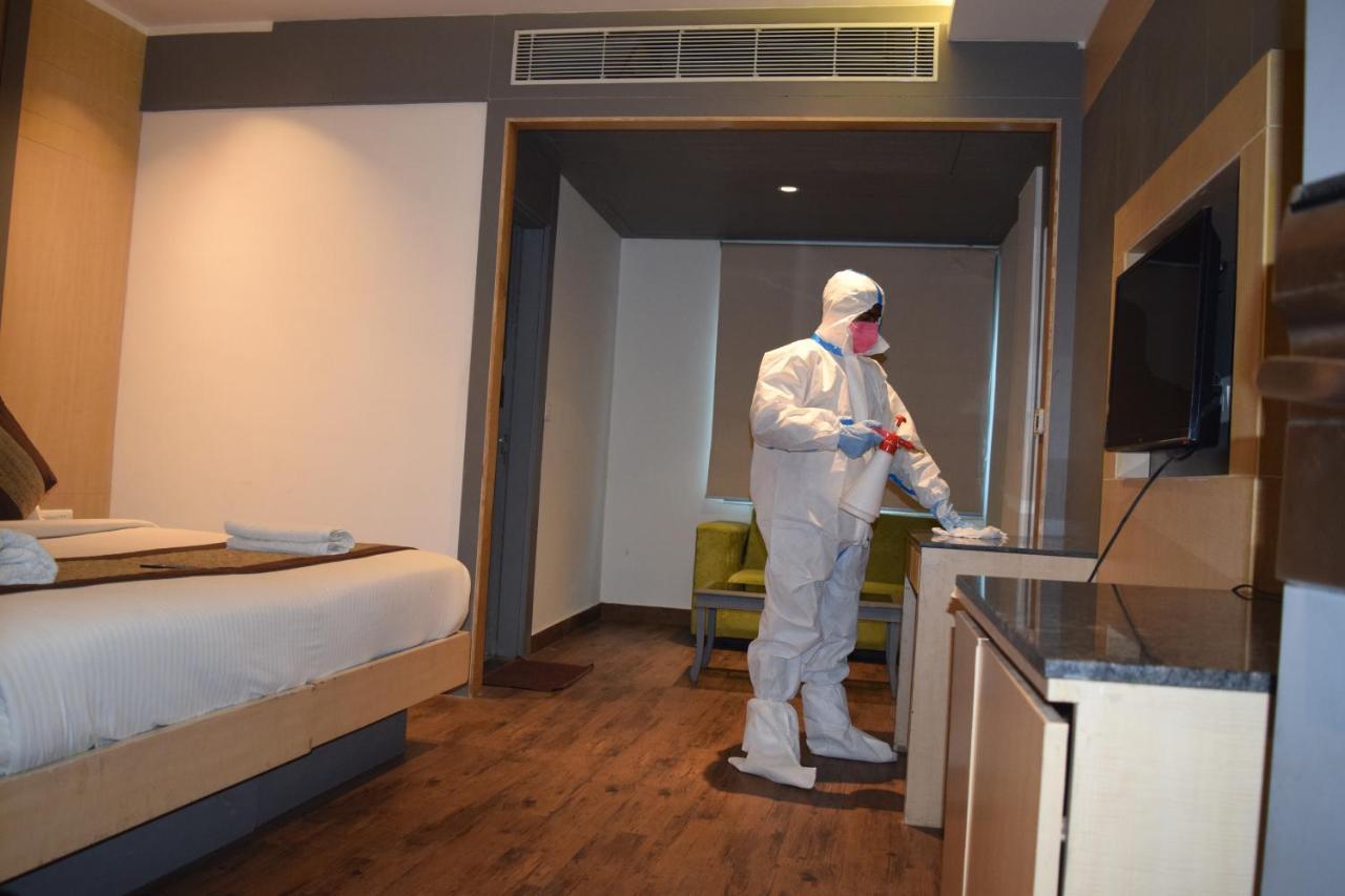 Hotel Superb 5 Mins Walk From New Delhi Station 외부 사진
