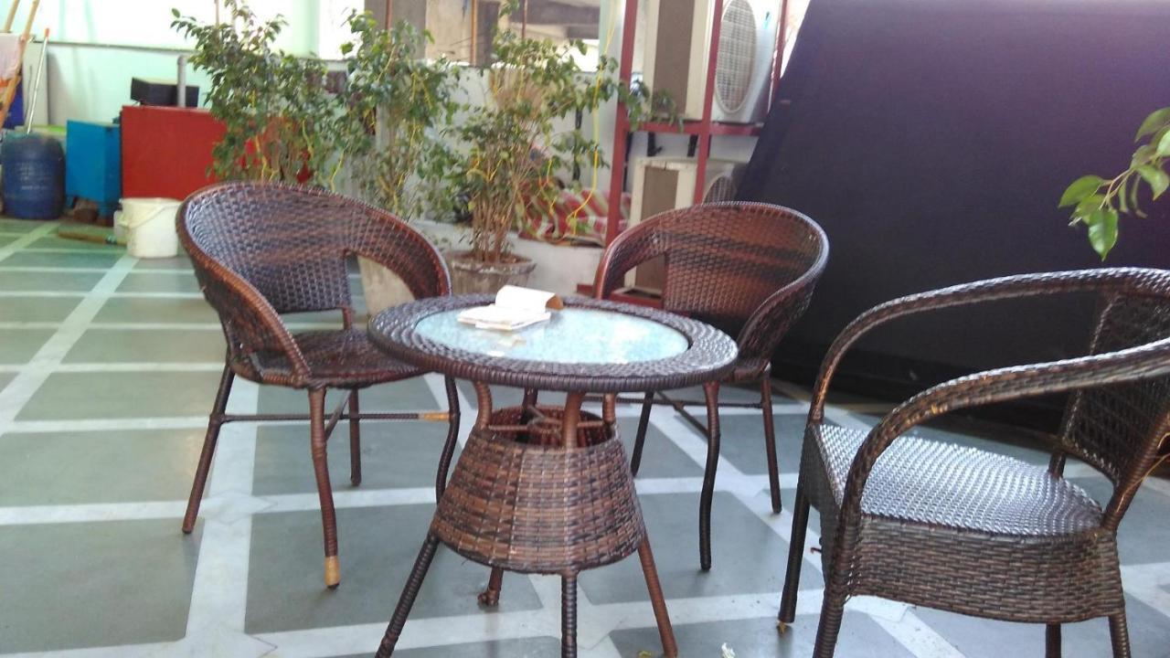 Hotel Superb 5 Mins Walk From New Delhi Station 외부 사진