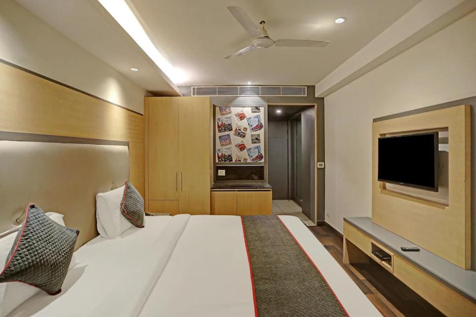 Hotel Superb 5 Mins Walk From New Delhi Station 외부 사진