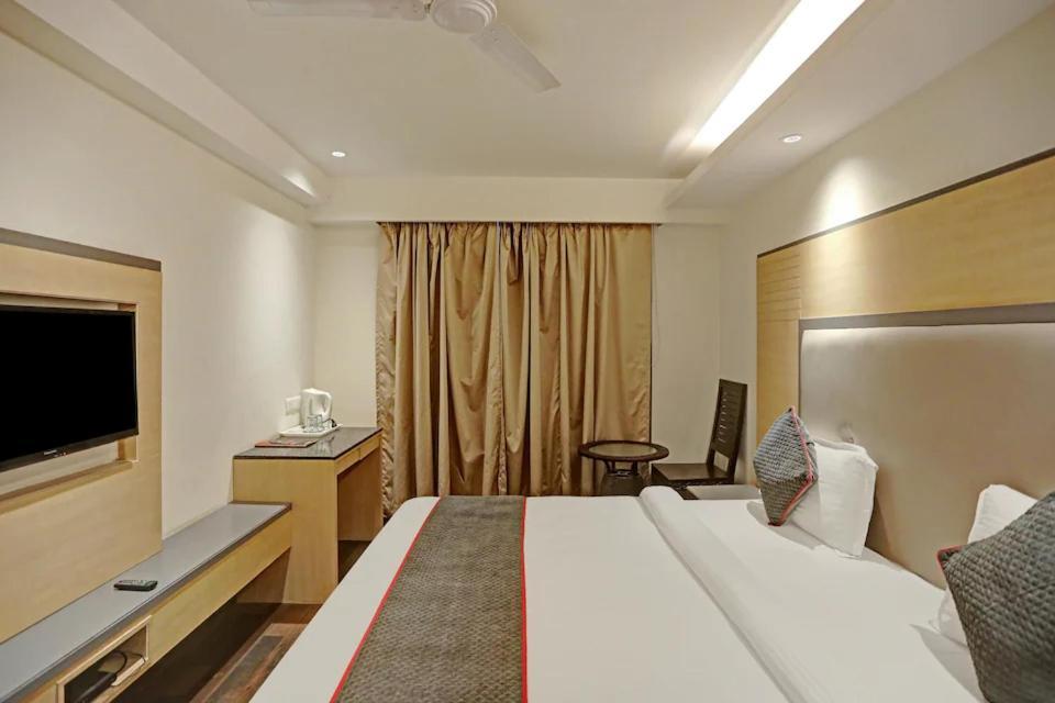 Hotel Superb 5 Mins Walk From New Delhi Station 외부 사진