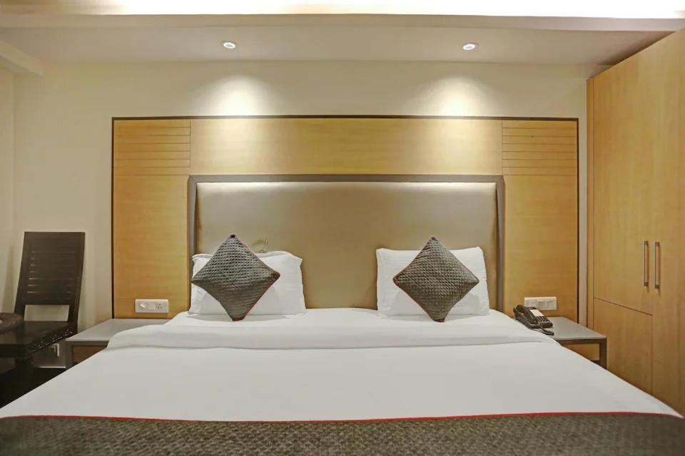 Hotel Superb 5 Mins Walk From New Delhi Station 외부 사진