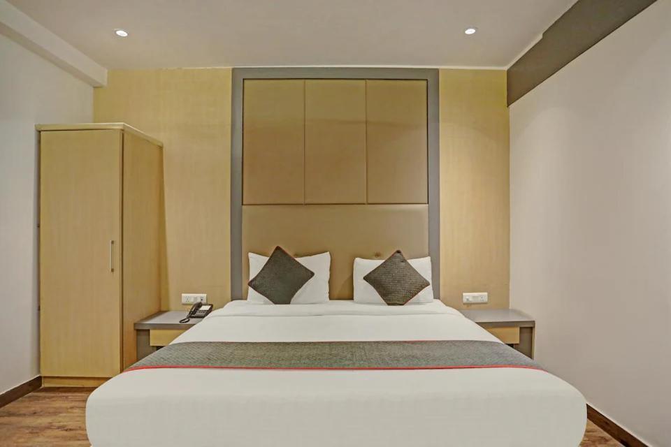 Hotel Superb 5 Mins Walk From New Delhi Station 외부 사진