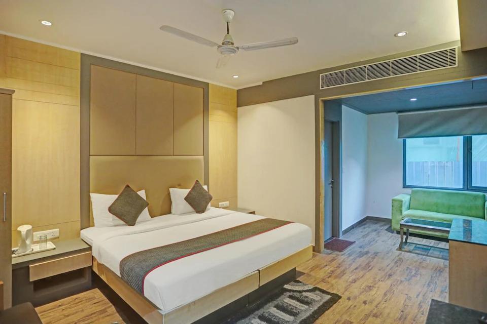 Hotel Superb 5 Mins Walk From New Delhi Station 외부 사진