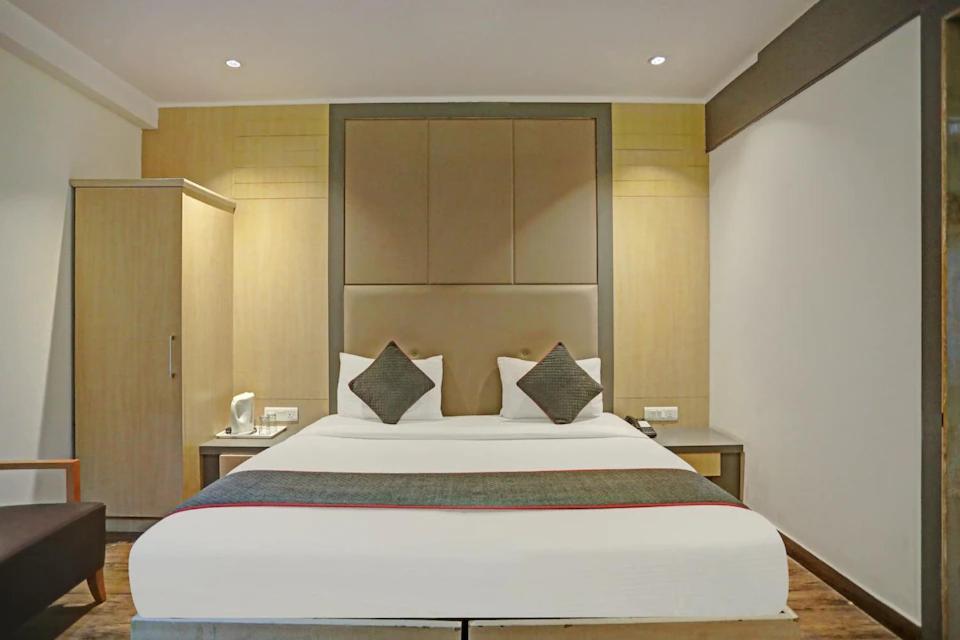 Hotel Superb 5 Mins Walk From New Delhi Station 외부 사진