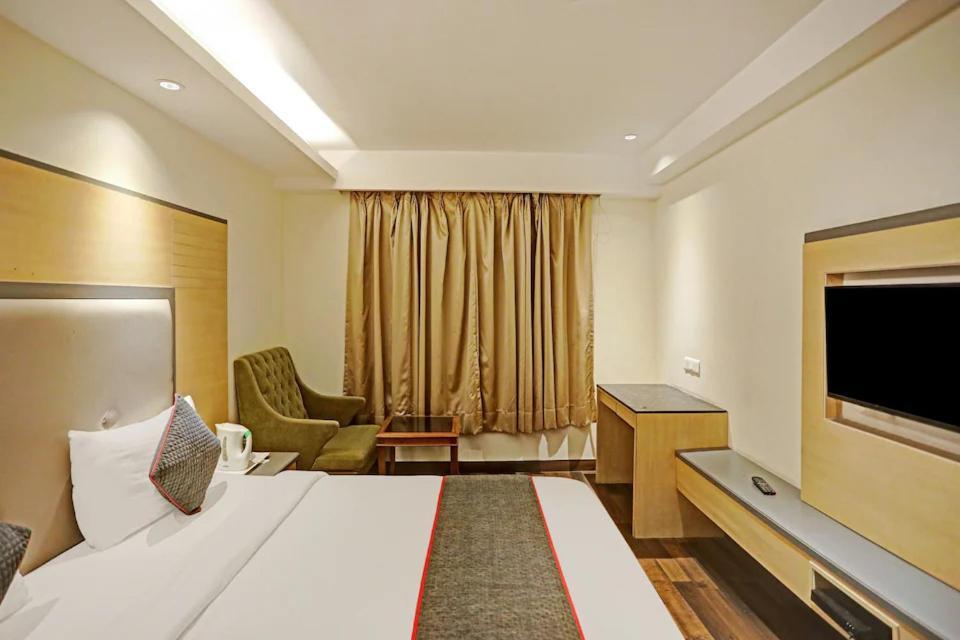 Hotel Superb 5 Mins Walk From New Delhi Station 외부 사진