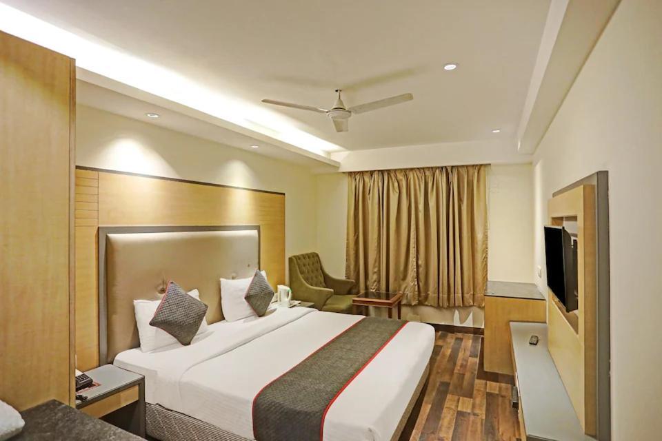 Hotel Superb 5 Mins Walk From New Delhi Station 외부 사진