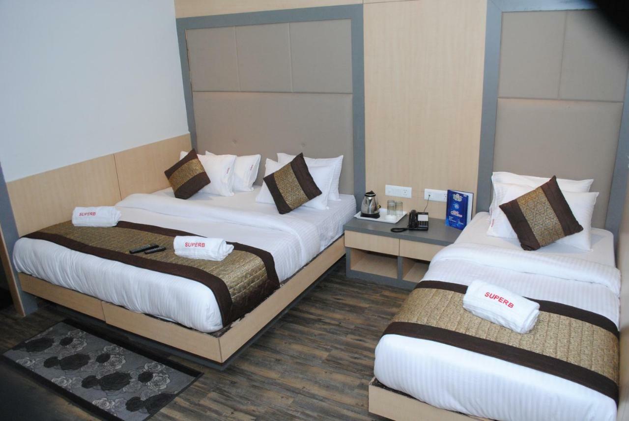 Hotel Superb 5 Mins Walk From New Delhi Station 외부 사진