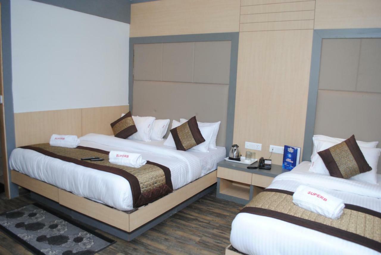Hotel Superb 5 Mins Walk From New Delhi Station 외부 사진