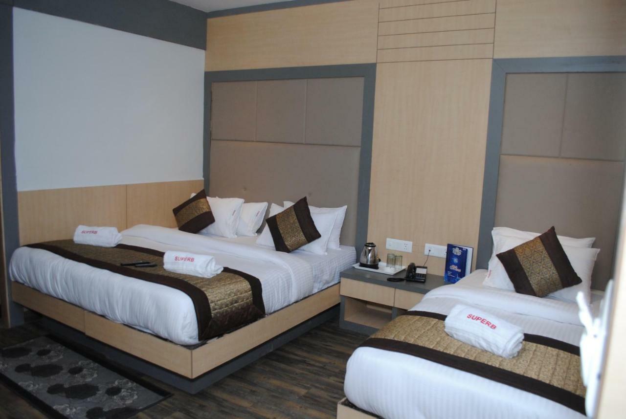 Hotel Superb 5 Mins Walk From New Delhi Station 외부 사진