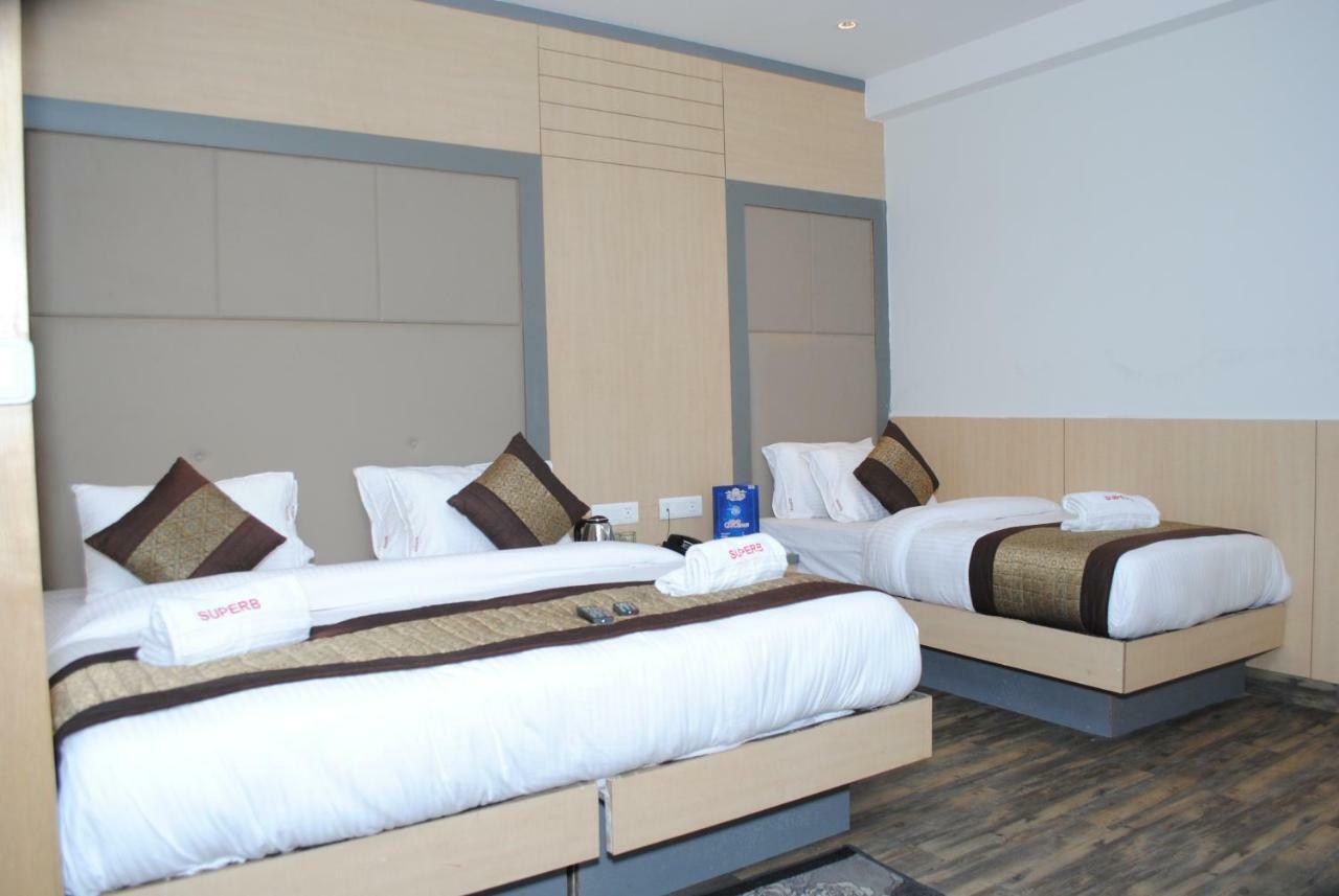 Hotel Superb 5 Mins Walk From New Delhi Station 외부 사진