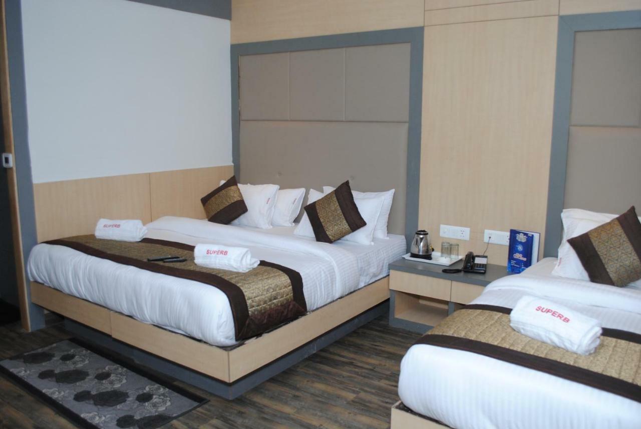 Hotel Superb 5 Mins Walk From New Delhi Station 외부 사진
