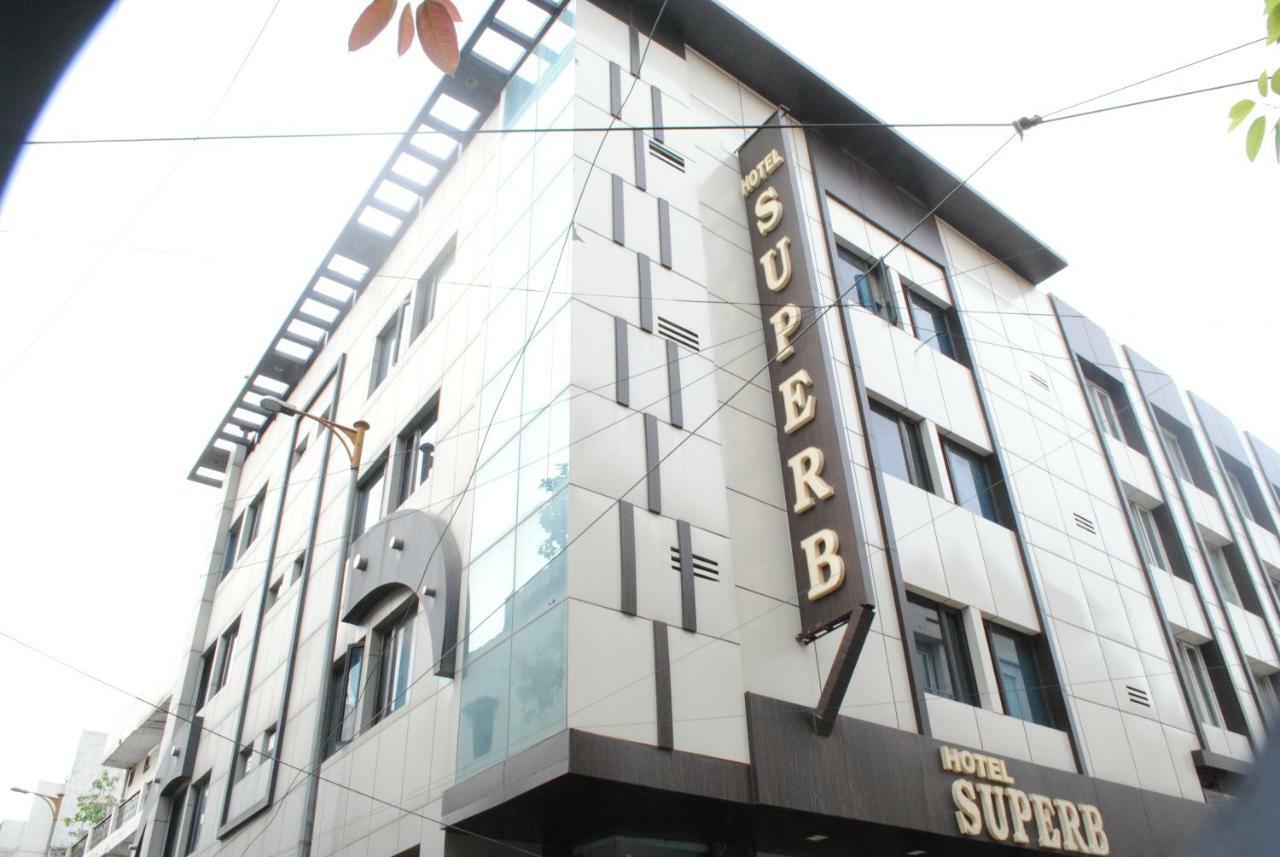 Hotel Superb 5 Mins Walk From New Delhi Station 외부 사진