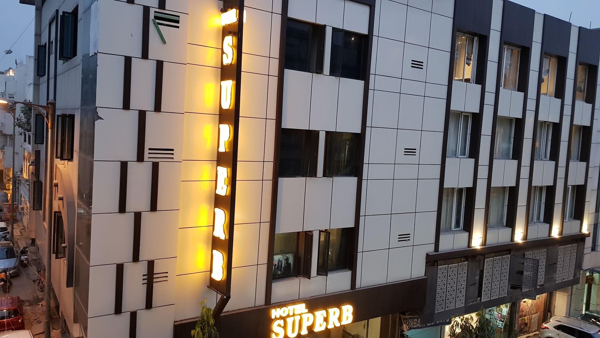 Hotel Superb 5 Mins Walk From New Delhi Station 외부 사진